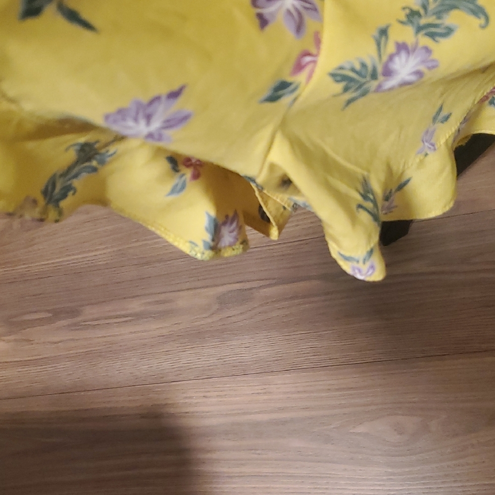 Timing Yellow Floral Ruffle Romper - Picture 4 of 11